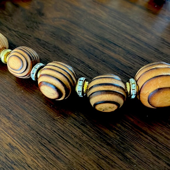 Vintage Valentino carved wood bead necklace - Picture 3 of 4